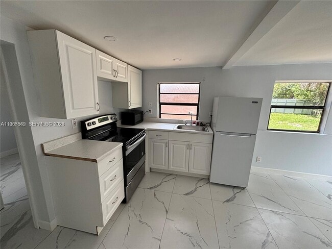 Photo - 729 NW 19th Ave Unidad b