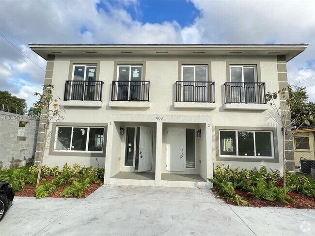 Building Photo - 808 NW 16th Ave Rental
