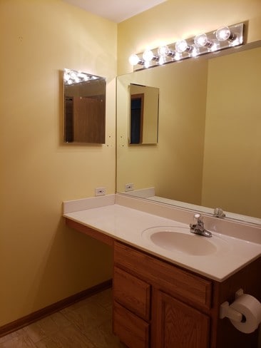 Photo - 4138 Oak Tree Ln