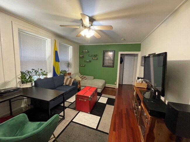 Photo - 640 W Waveland Ave Unidad 1E