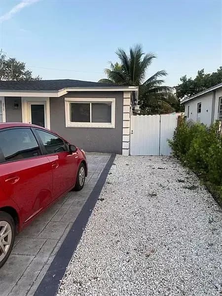 Photo - 870 NW 84th Ter (Miami, FL)