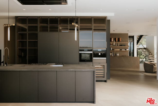 Photo - 2180 Stradella Rd