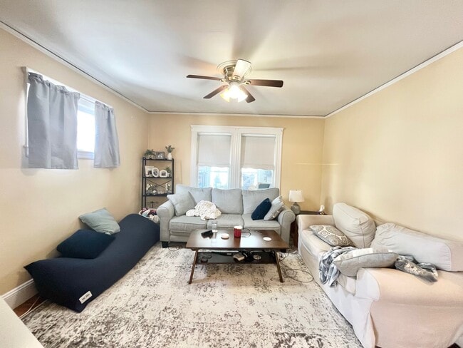 Photo - 81 Cresthill Rd Unit 2