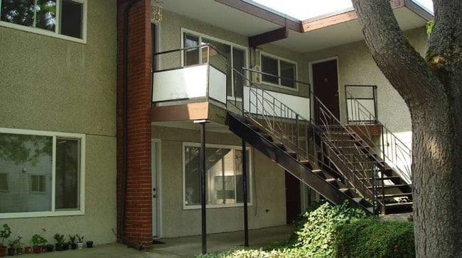 3605 Apartments