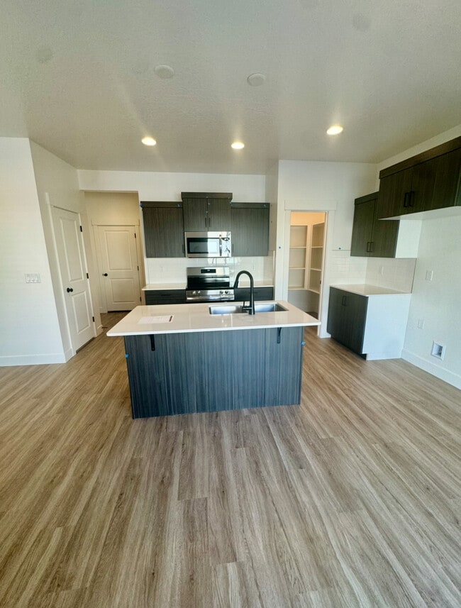 Building Photo - 5709 S Weehawken Ln Rental
