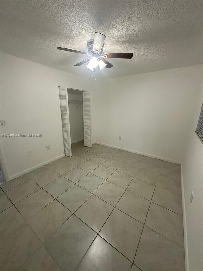Photo - 2690 W 76th St Unidad 102