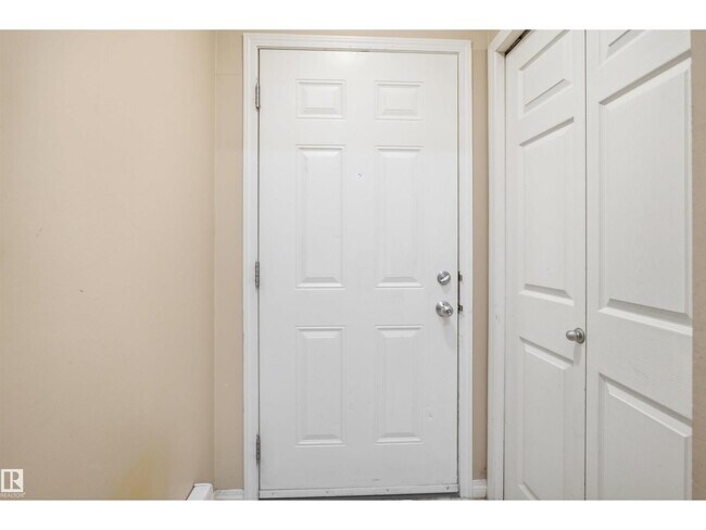 Photo - #95 3040 SPENCE WD SW