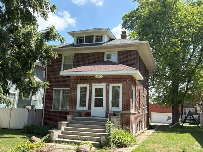 Building Photo - 252 N Raynor Ave Rental