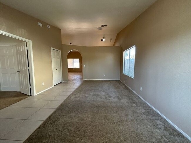 Photo - 5004 E Dartmouth St