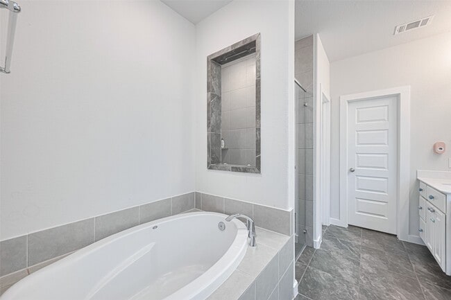 Building Photo - 18107 Callander Ave