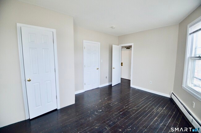 2343 Barnum Ave Unit B