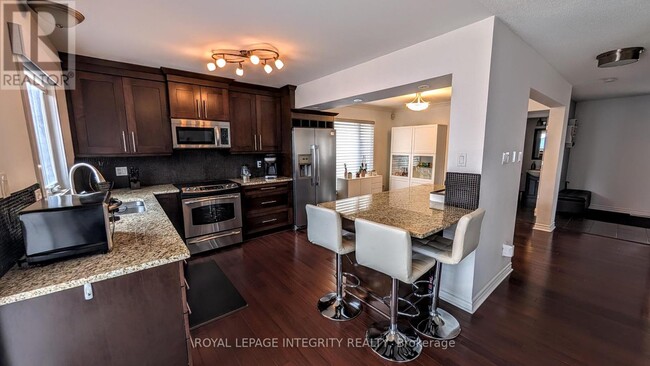 Photo - 123 Dossetter Way