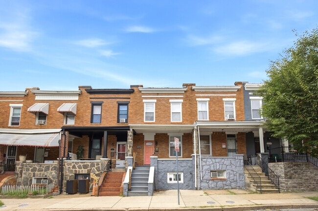 Building Photo - 2728 E Chase St