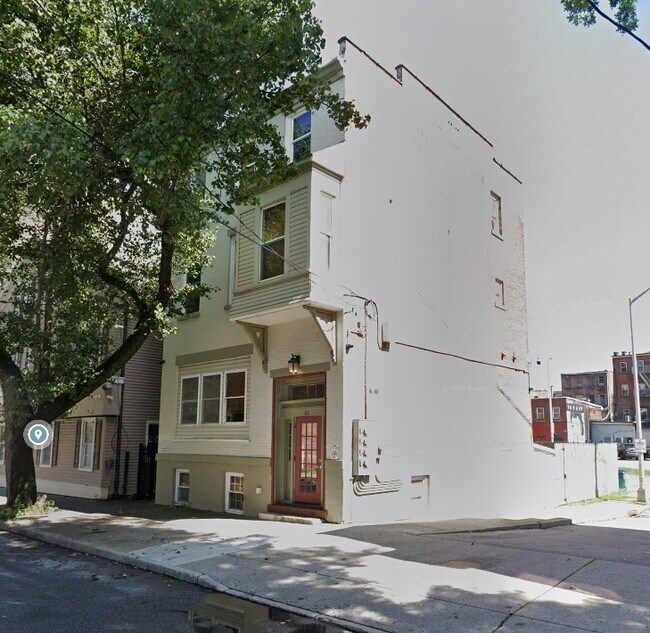 Outside - 81 Cannon St Unit 4