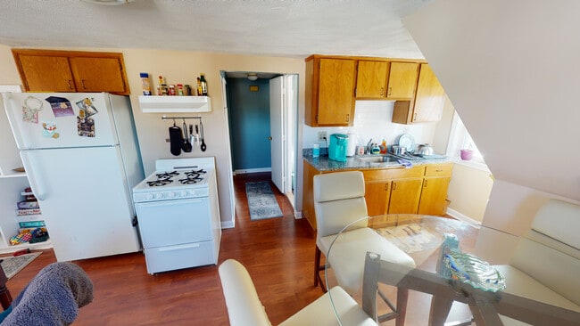 Photo - 35 Derby St Unit 3