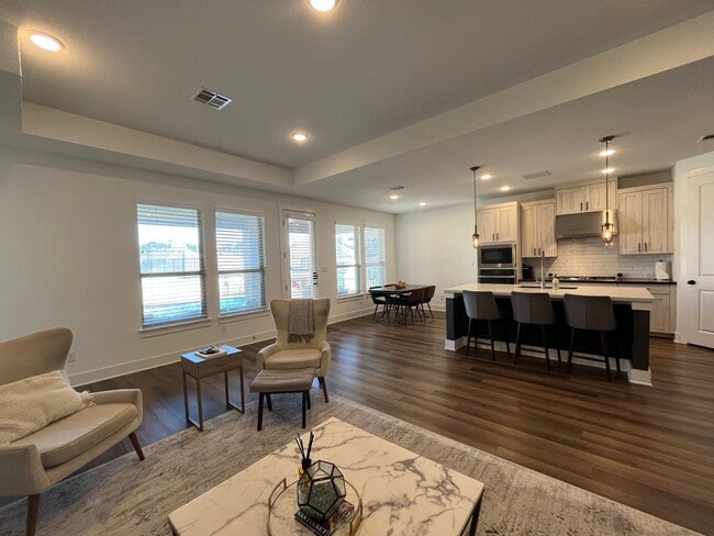 Photo - 1404 Castalo Ln