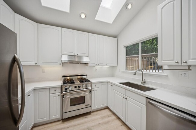 Photo - 2BD/1.5BA LIGHT & BRIGHT, MILL VALLEY HOME...