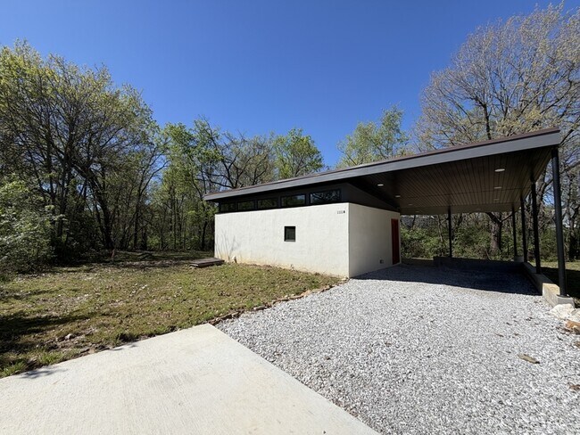 Photo - 1111B  South Ray Avenue