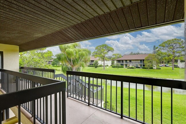 Building Photo - 6299 Chasewood Dr Unit G
