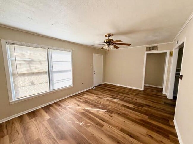 Photo - 3809 Homan Ave
