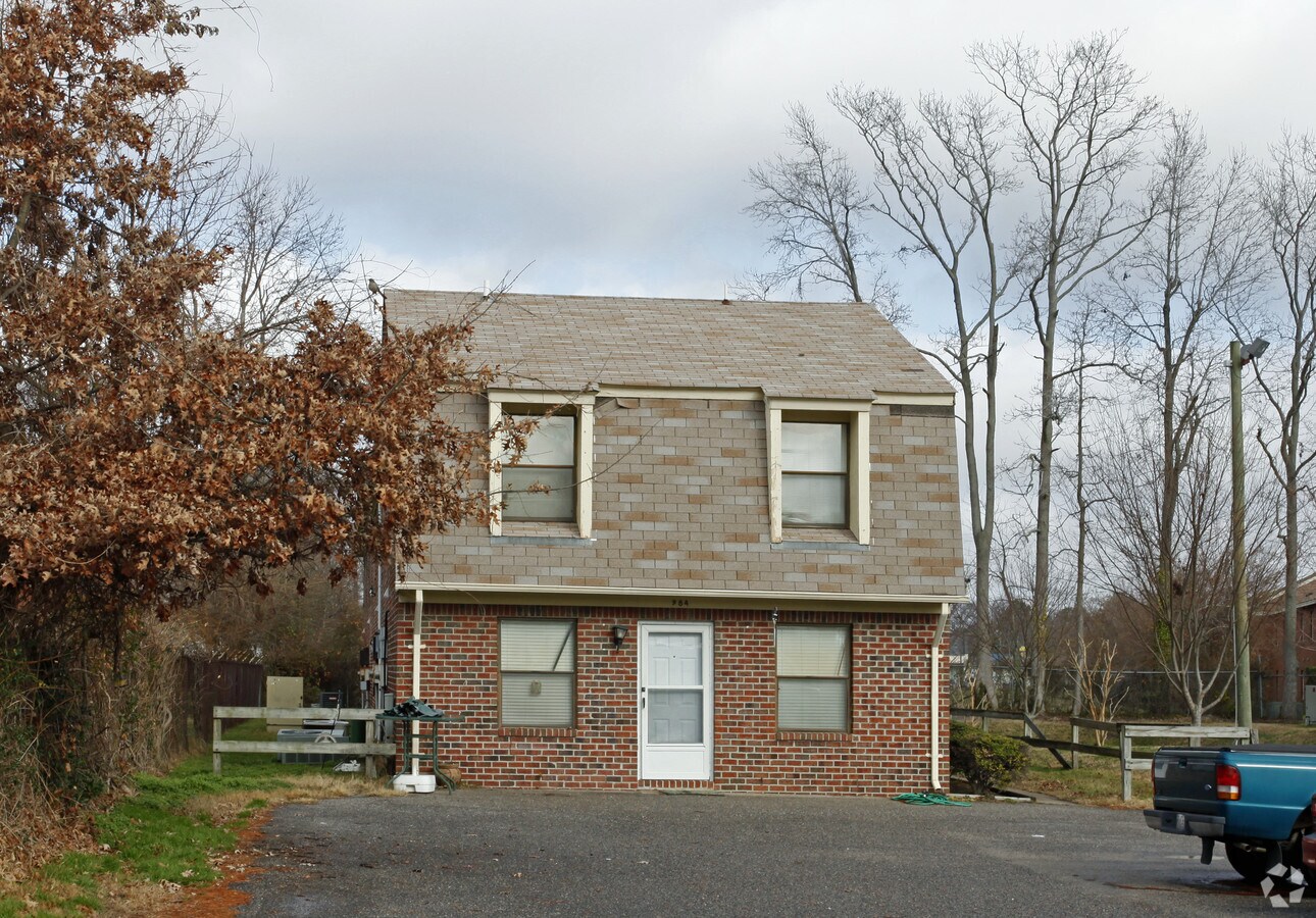 Photo - 984 Cherokee Rd