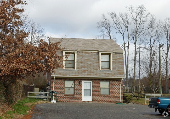 984 Cherokee Rd