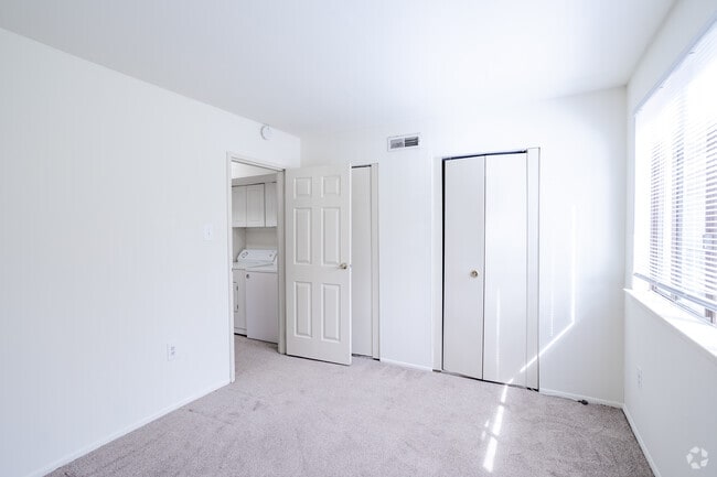 Bedroom 2 - 4 Rm, 2 Bd, 1 Ba - 1,200 - 1,250SF
