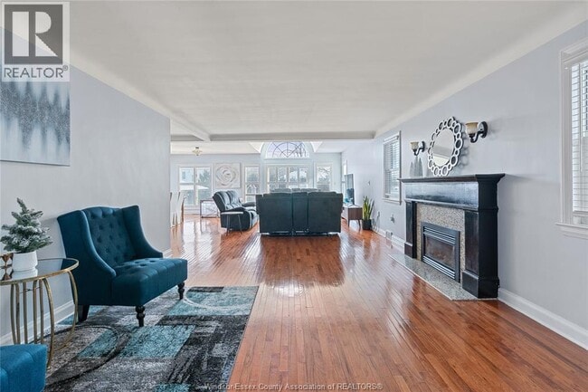 Photo - 282 ROSSINI UPPER