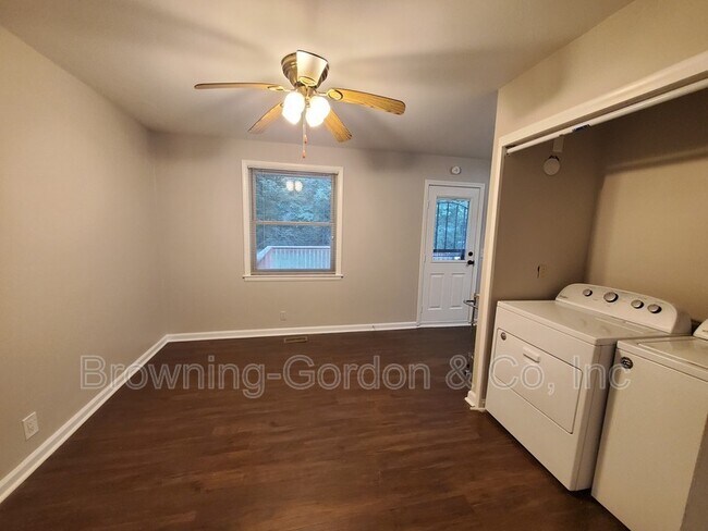 Photo - 3947 Creekside Dr