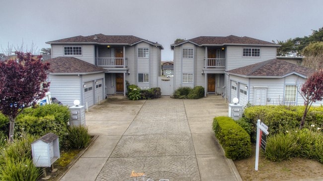 Photo - 2320-2322 Francisco Blvd