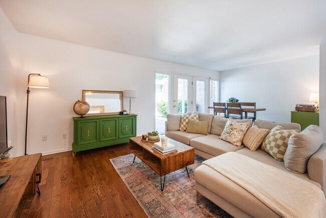 Photo - 408 Sycamore Dr Unidad D