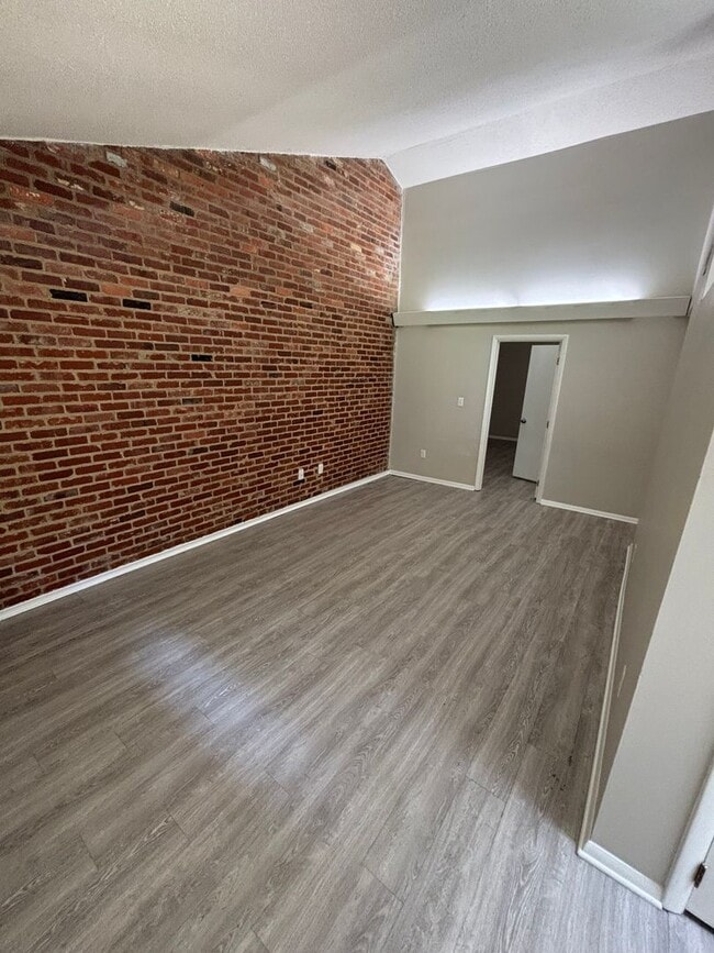 Photo - 2 Bedrooms / 1.5 Bathrooms ~ Crossroads Area ~