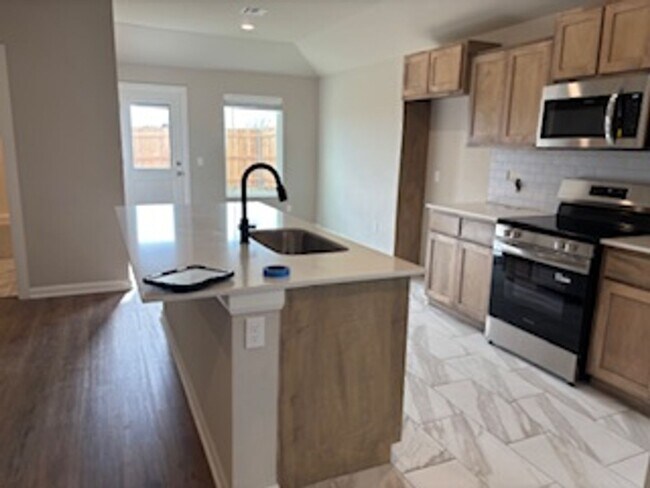 Photo - Must See!! First Month Free!