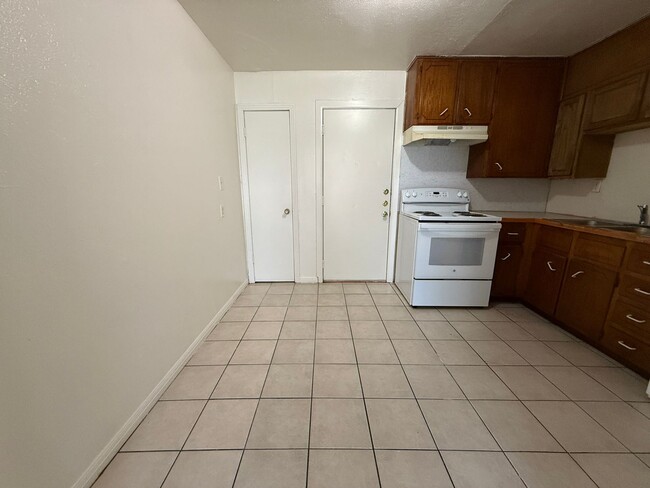 Photo - 803 Sissom Rd Unidad Apt 1