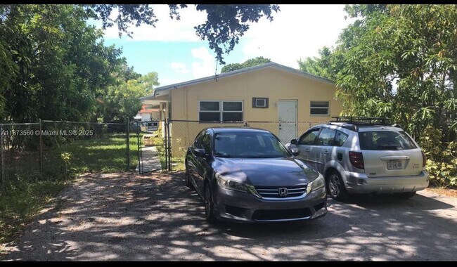 Photo - 332 SW 15th St Unit 332