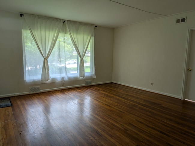 Building Photo - 2176 W Ponce de Leon Ave Rental