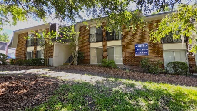 Building Photo - 1 bed, 1 bath, 2nd floor, condominium Unit B24