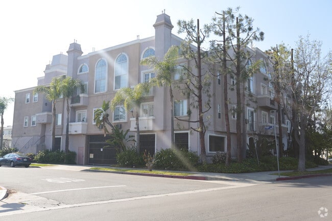 The Terraces At Alvern Circle