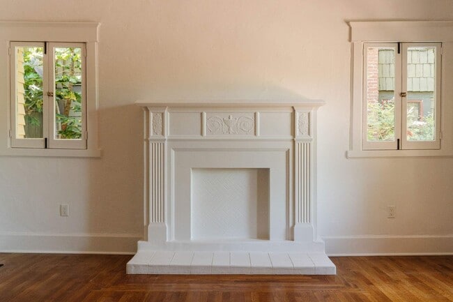 Photo - 2170 W 24th St