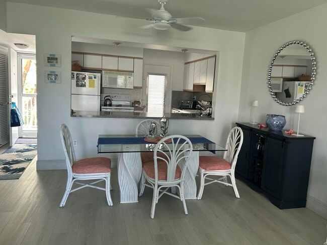 Photo - 2760 Banyan Rd Unit 25a