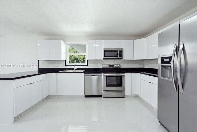 Photo - 399 NW 98th St
