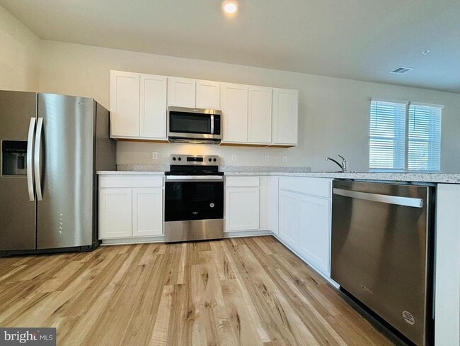 Building Photo - 139 Riverwalk Ter Rental