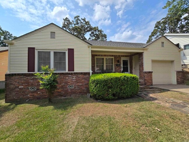 Photo - 3117 N Cypress St