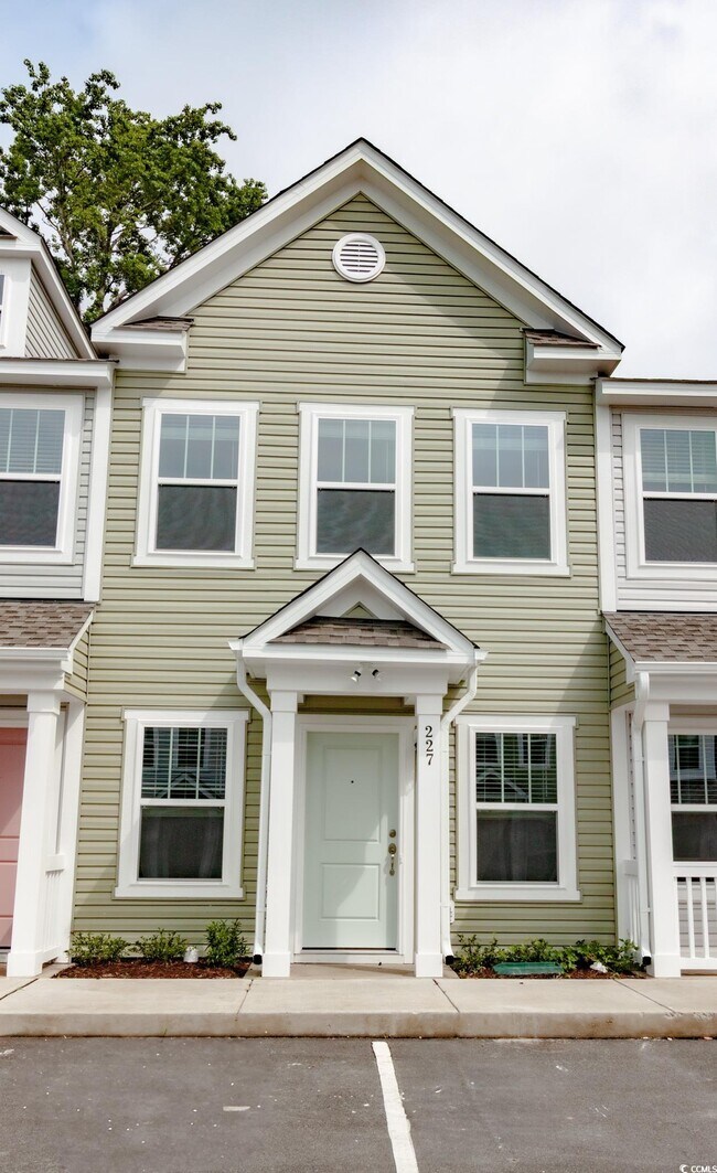 Photo - 227 Crescent Wy