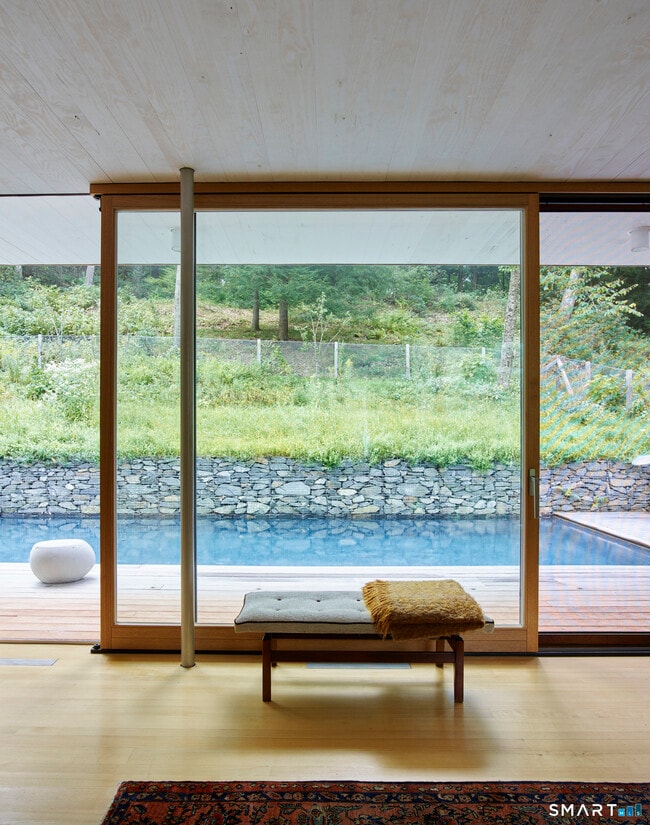 Photo - 155 W Morris Rd