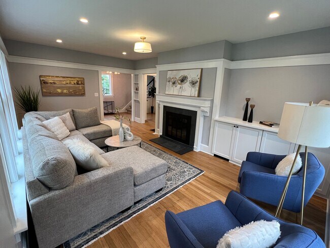 Photo - 937 Riverside Dr