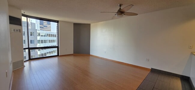 Photo - 1625 Larimer St