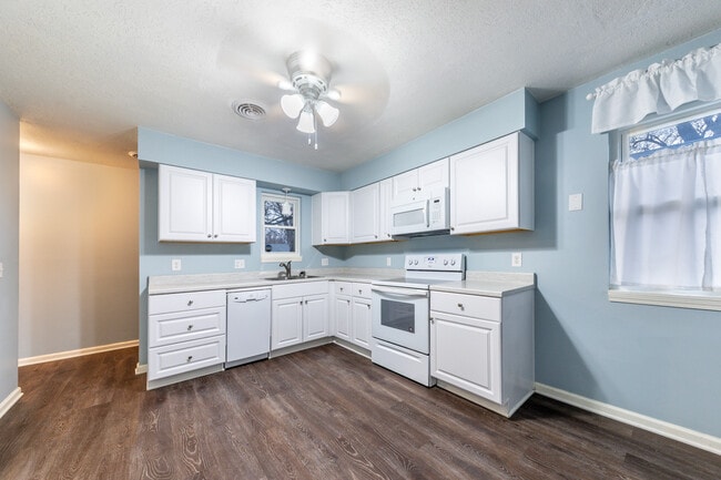 Photo - 804 Pottawatomie Ave