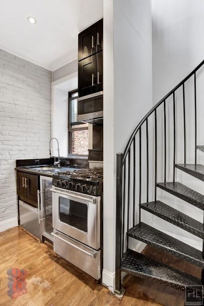 Photo - W 52ND ST. Unit 13E