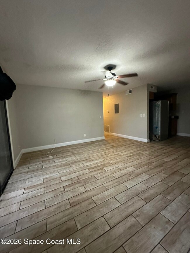 2101 Forest Knoll Dr NE Unidad 103